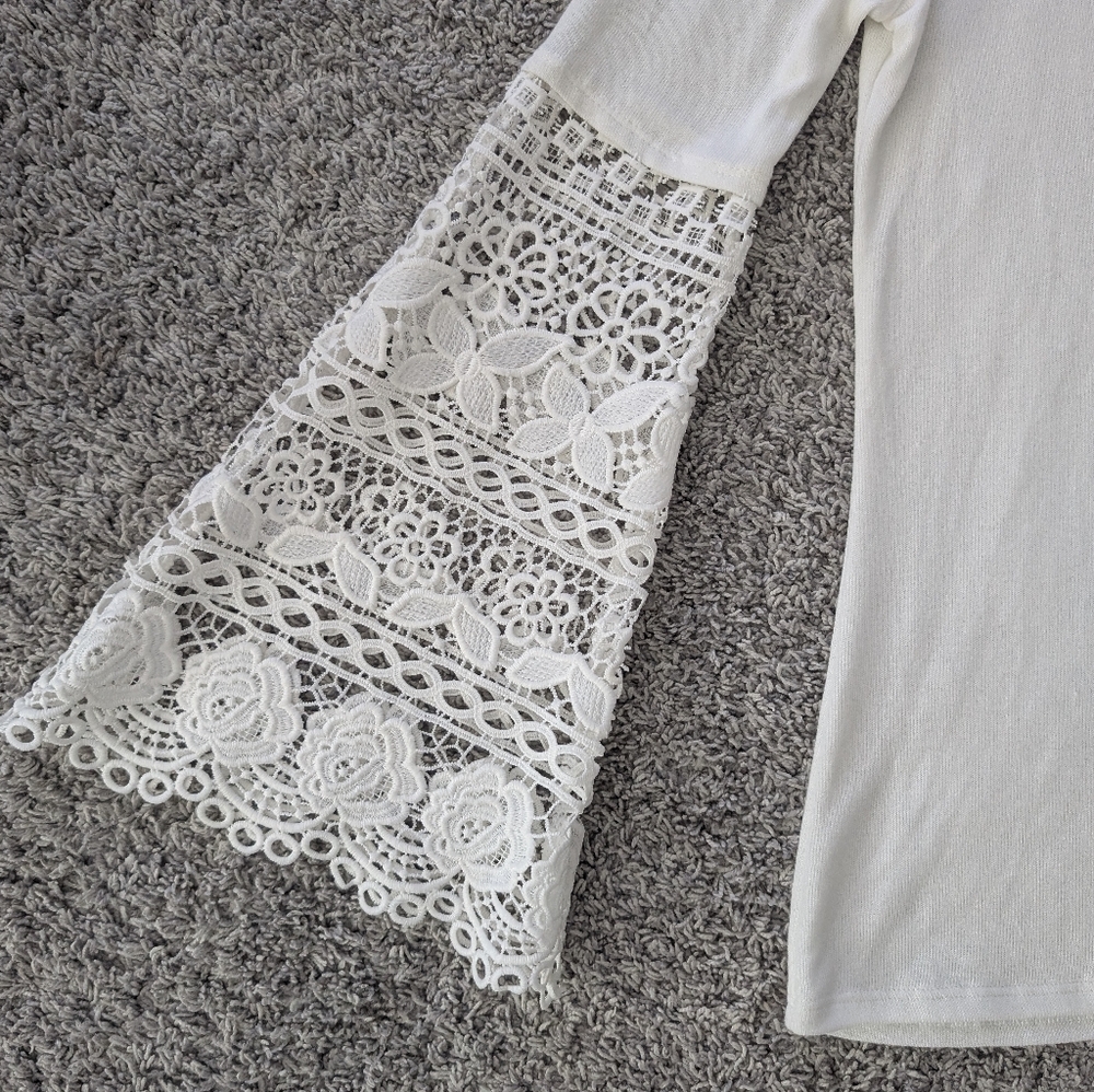 NWT White House Black Market Crochet Bell Sleeves Women's shirt - Picture 2 of 5